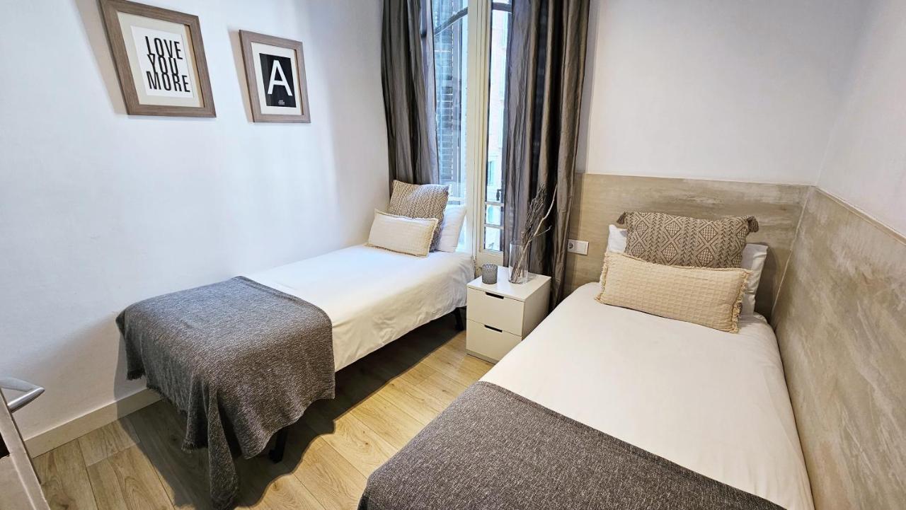 Click&Flat Seneca Suites バルセロナ エクステリア 写真
