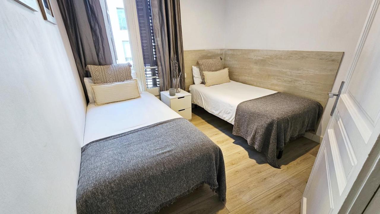 Click&Flat Seneca Suites バルセロナ エクステリア 写真