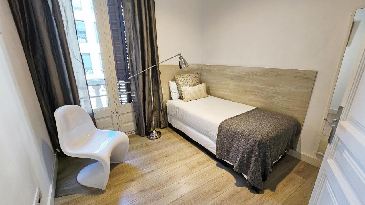 Click&Flat Seneca Suites バルセロナ エクステリア 写真