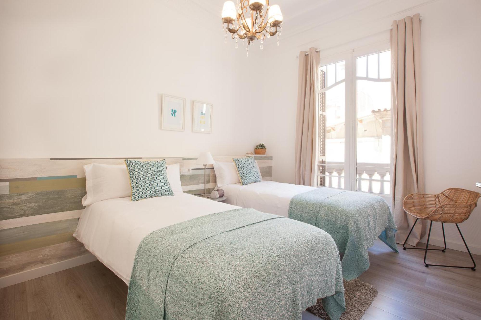 Click&Flat Seneca Suites バルセロナ エクステリア 写真