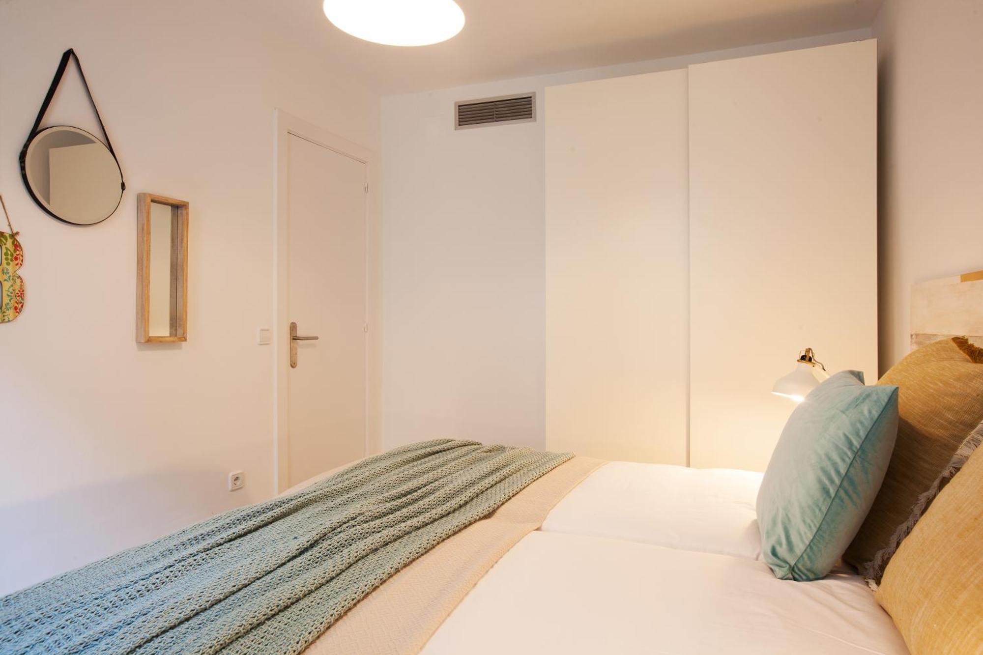 Click&Flat Seneca Suites バルセロナ エクステリア 写真
