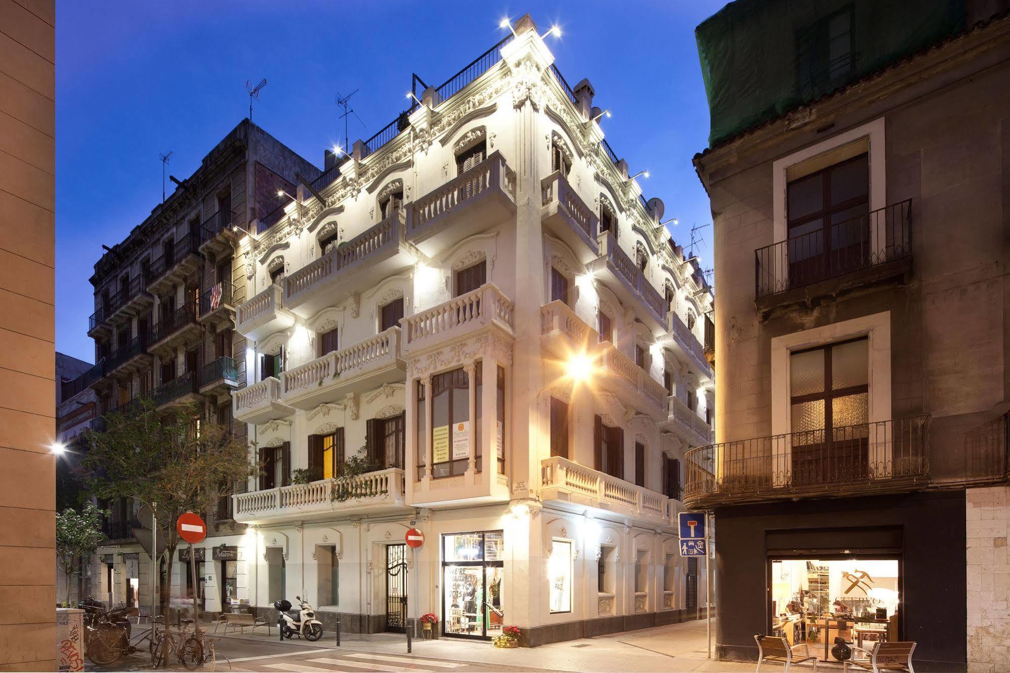 Click&Flat Seneca Suites バルセロナ エクステリア 写真