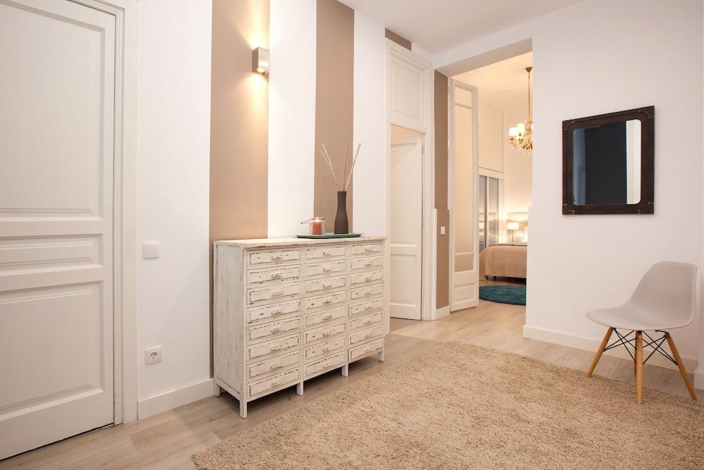 Click&Flat Seneca Suites バルセロナ エクステリア 写真